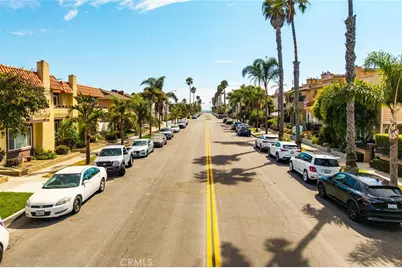 427 21st Street, Huntington Beach, CA 92648 - Photo 1