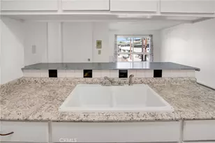 5585 E Pacific Coast Hwy, Long Beach, CA 90804 - Photo 17