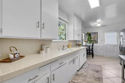 1204 Riverside, Fullerton, CA 92831 - Photo 5