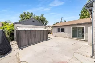 322 W School St, Compton, CA 90220 - Photo 23