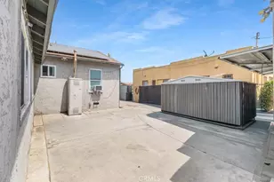 322 W School St, Compton, CA 90220 - Photo 25