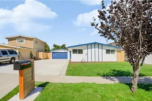 2225 Maple, Costa Mesa, CA 92627 - Photo 3