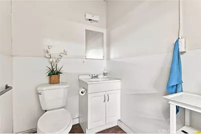 501 S Victoria, Corona, CA 92879 - Photo 35