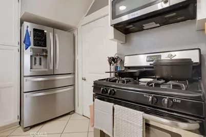 551 W 8th Street, Long Beach, CA 90813 - Photo 27
