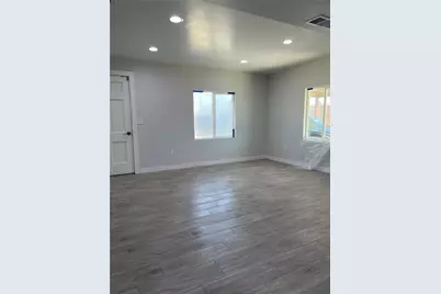 1013 Delfino, Bakersfield, CA 93304 - Photo 9