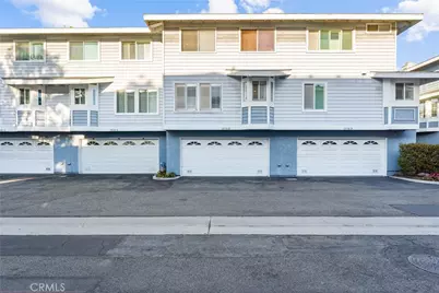 19110 Beachcrest Lane #E, Huntington Beach, CA 92646 - Photo 3