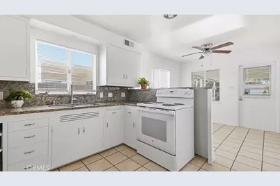 12135 186th, Artesia, CA 90701 - Photo 7