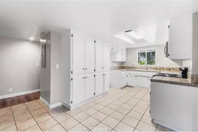 2699 E 20th, Signal Hill, CA 90755 - Photo 17