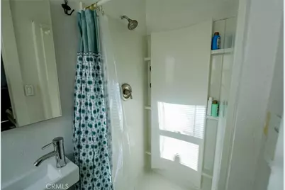 451 W 10th, Long Beach, CA 90813 - Photo 17