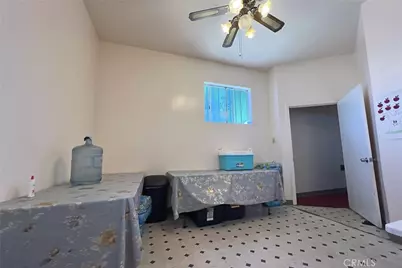 10318 S Budlong, Los Angeles, CA 90044 - Photo 9