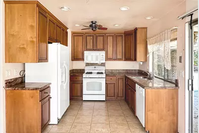 6972 Manhattan Drive, Riverside, CA 92506 - Photo 7