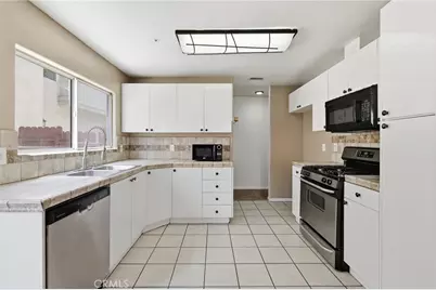 9300 Burnet Avenue #122, North Hills, CA 91343 - Photo 19