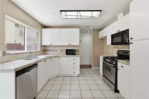 9300 Burnet Ave, North Hills, CA 91343 - Photo 17