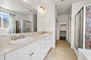 8209 Coral Point Ct, Bakersfield, CA 93313 - Photo 19