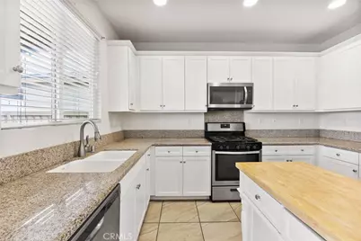 8209 Coral Point Court, Bakersfield, CA 93313 - Photo 13