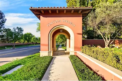39 Arrowhead, Irvine, CA 92618 - Photo 5
