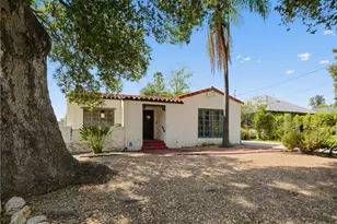 1791 Navarro, Pasadena, CA 91103 - Photo 3