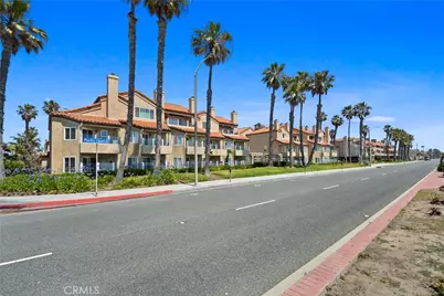 2000 Pacific Coast Hwy Apt 308, Huntington Beach, CA 92648 - Photo 3