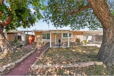 12017 208th, Lakewood, CA 90715 - Photo 3
