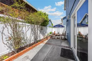 2210 Pacific Ave, Costa Mesa, CA 92627 - Photo 25