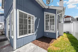 2210 Pacific Ave, Costa Mesa, CA 92627 - Photo 27