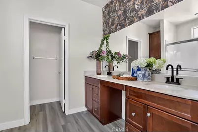 10670 Paramount Boulevard, Downey, CA 90241 - Photo 11