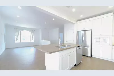 85 Thornhurst, Irvine, CA 92620 - Photo 5