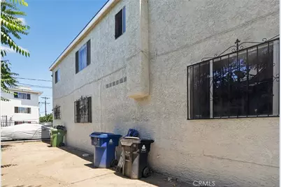 427 E 25th Street, Los Angeles, CA 90011 - Photo 7
