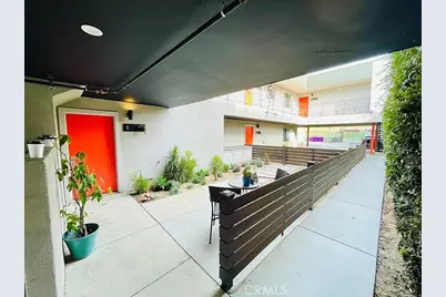 944 Pacific, Long Beach, CA 90813 - Photo 3