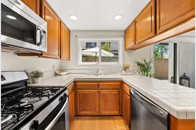 2650 W Meadowview Lane, Anaheim, CA 92804 - Photo 11