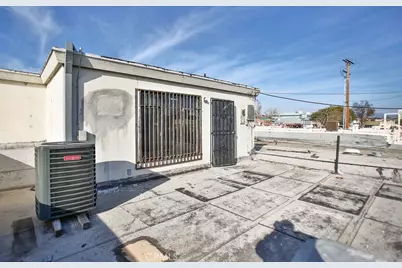 502 W 17th Street, Santa Ana, CA 92706 - Photo 13