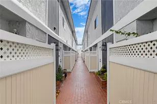 12310 Burbank, Los Angeles, CA 91607 - Photo 5