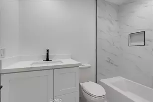 12310 Burbank, Los Angeles, CA 91607 - Photo 43