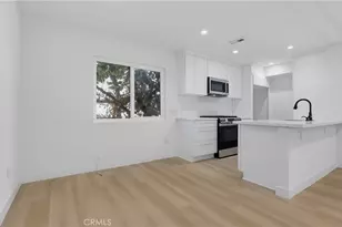 12310 Burbank, Los Angeles, CA 91607 - Photo 15
