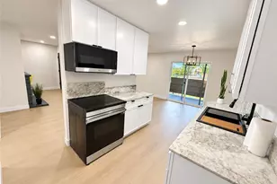 17574 Vandenberg, Tustin, CA 92780 - Photo 3