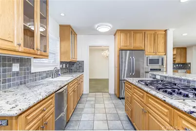 2873 San Vicente Ave, Long Beach, CA 90815 - Photo 17