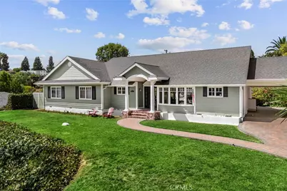 207 Barcelona, Fullerton, CA 92835 - Photo 3