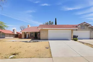 42946 39th St, Lancaster, CA 93536 - Photo 1