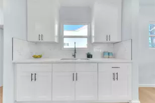 1827 W 76th, Los Angeles, CA 90047 - Photo 11
