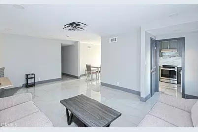16561 Monroe, Huntington Beach, CA 92647 - Photo 5