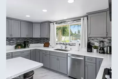 9451 Hyannis Port Dr, Huntington Beach, CA 92646 - Photo 5