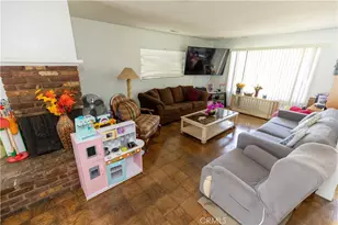 19320 Parthenia St, Los Angeles, CA 91324 - Photo 3