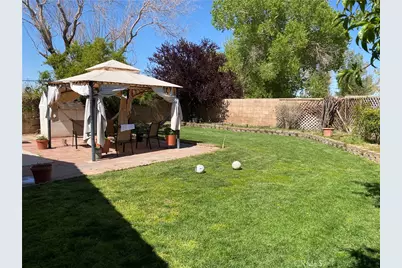 13501 Driftwood Drive, Victorville, CA 92395 - Photo 17