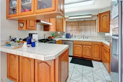 12725 Barlin Avenue, Downey, CA 90242 - Photo 7