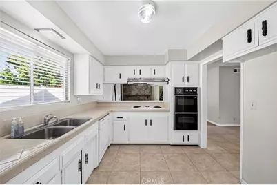 2300 Camino Escondido, Fullerton, CA 92833 - Photo 17