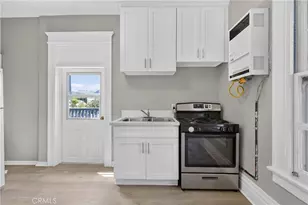 1978 Bonsallo, Los Angeles, CA 90007 - Photo 11