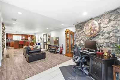 2102 Pattiz Avenue, Long Beach, CA 90815 - Photo 11