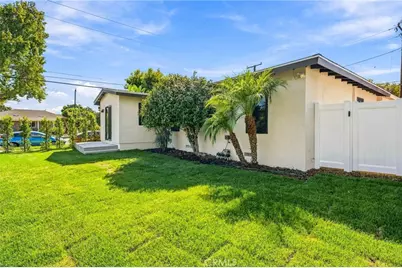 2001 Carfax, Long Beach, CA 90815 - Photo 39