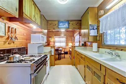 1469 Ross, Wrightwood, CA 92397 - Photo 13