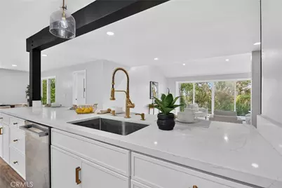 21530 Yucatan Avenue, Woodland Hills, CA 91364 - Photo 17